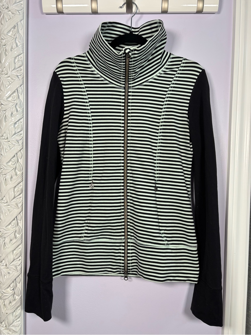 lululemon athletica Daily Yoga Mint Green& White Striped Zip-Up Bomber Jacket 8